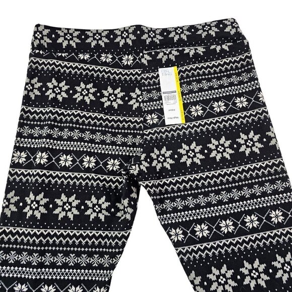 Time and Tru Women’s Soft High Rise Fitted Fair Isle Christmas Leggings - Picture 11 of 16